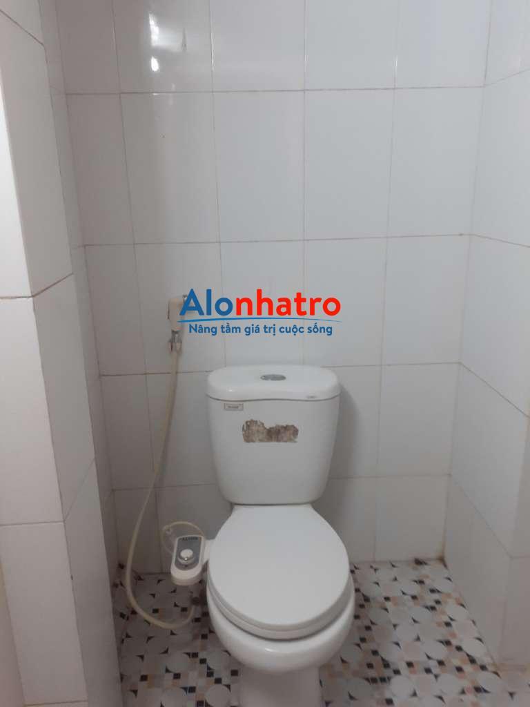 Cho thuê cửa hàng mặt phố Nguyễn Biểu, vỉa hè rộng làm Salon tóc, shop thời trang, đồ trang trí