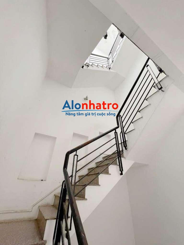 Nhà đẹp Nguyễn Ảnh Thủ, 4x30, 3 LẦU, 6PN, hẻm 6m, giá 9.5tr