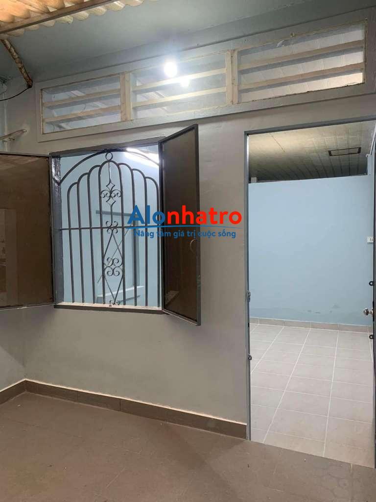 Cho thuê nhà nguyên căn cấp 4 mới sửa ngay trung tâm Bình Thạnh giá chỉ 5 Triệu/Thánh