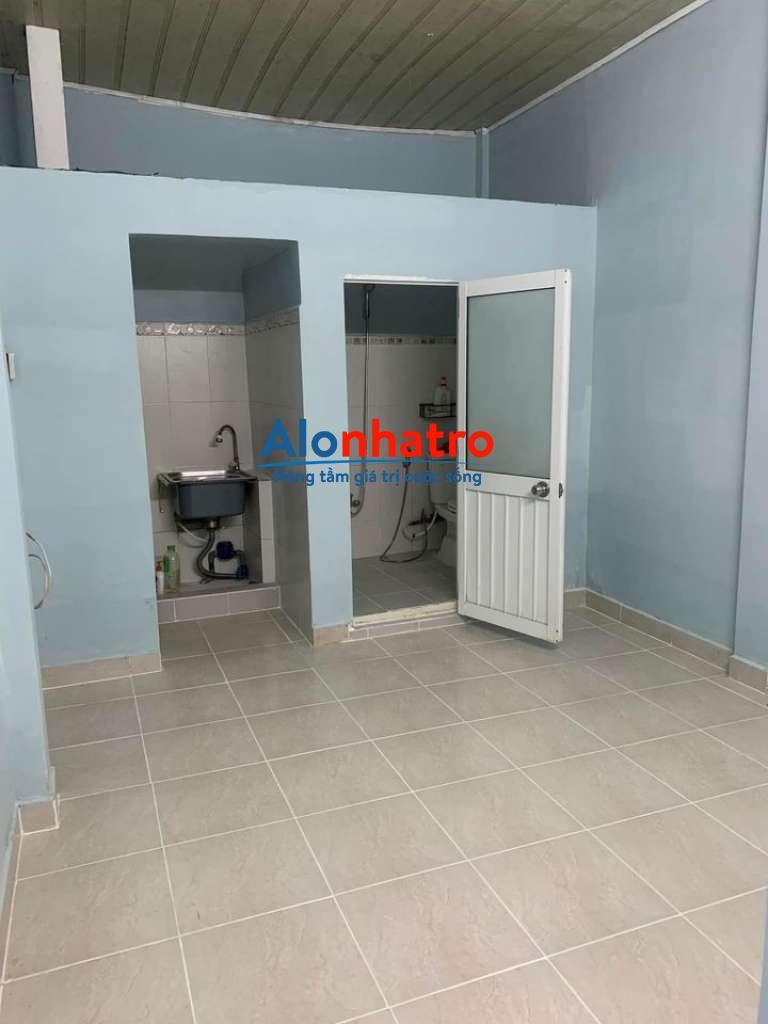 Cho thuê nhà nguyên căn cấp 4 mới sửa ngay trung tâm Bình Thạnh giá chỉ 5 Triệu/Thánh