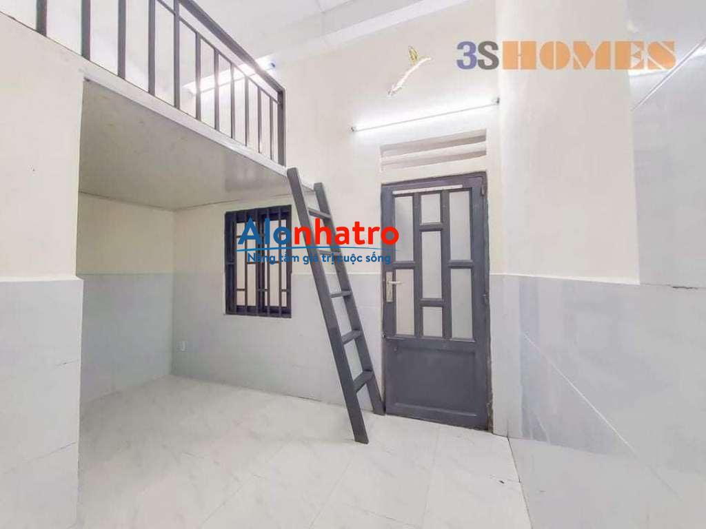 Phòng trọ có ban công gần đường Quang Trung