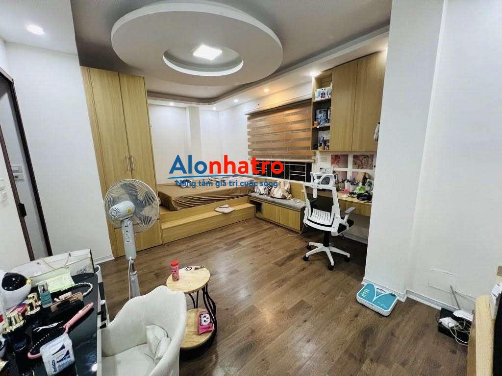 Bán nhà 5 tầng x 41m2, mặt tiền 4m giá chỉ hơn 6 tỷ, ngõ ba gác cách ô tô 5m Tựu Liệt, Thanh Trì