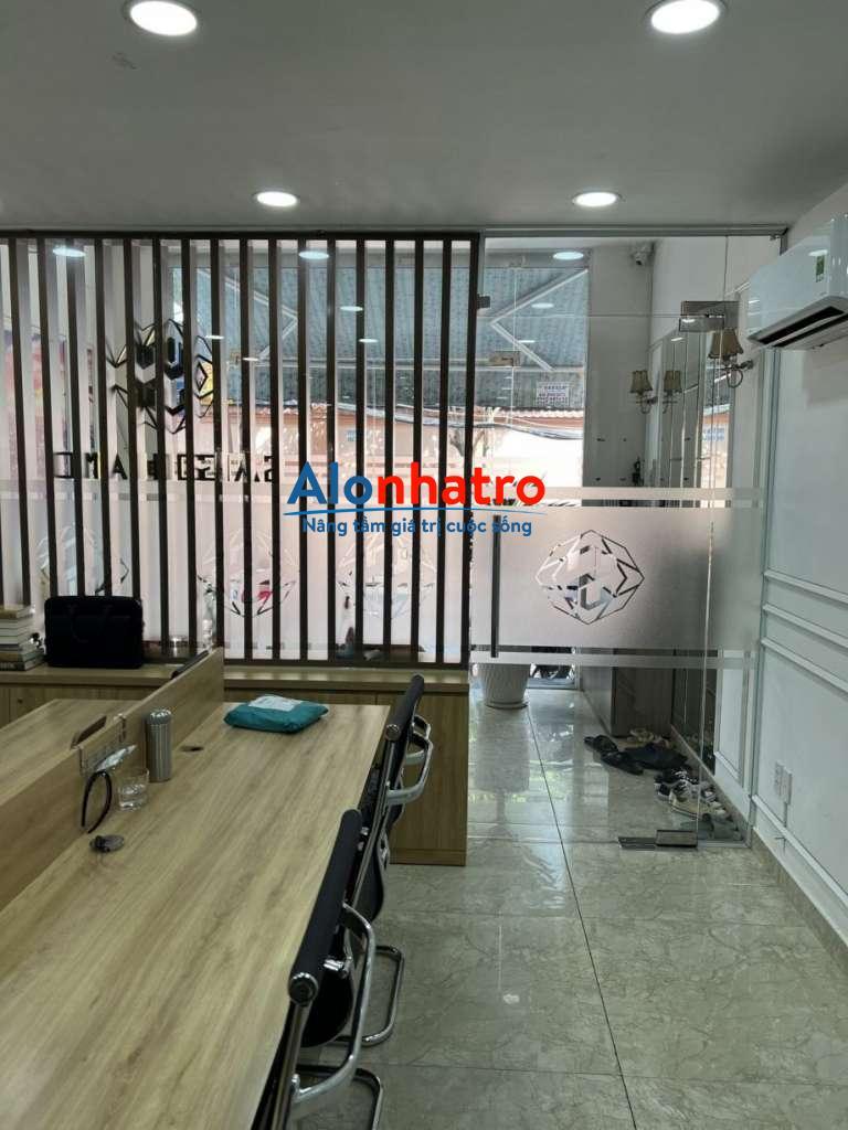 Cần bán nhà mặt tiền 40m2, có sẵn hợp đồng thuê 20tr/tháng, quận 4 