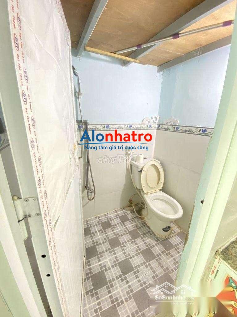Cho thuê phòng trọ có gác đường Hòa Bình, Q.Tân Phú. Giá 2,6tr/tháng