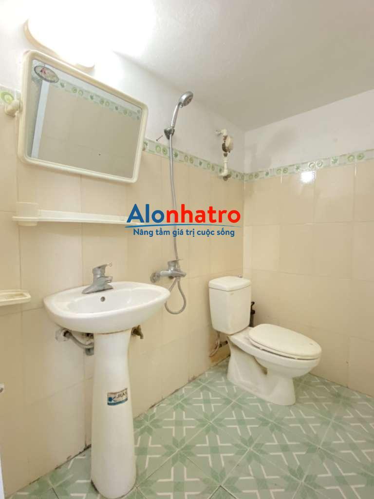 Phòng trọ Ngõ 44 Pháo Đài Láng, Đống Đa, Hà Nội.