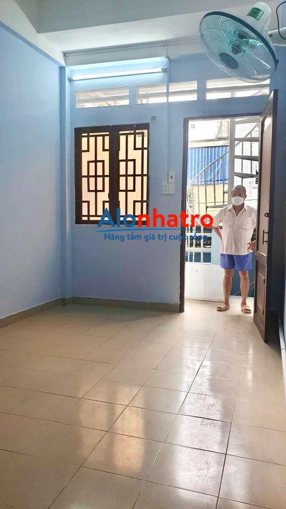 Cho thuê phòng có gác, cầu thị nghè, phan văn hân bình thạnh, giáp q1, 3.8tr, máy lạnh, toilet riêng