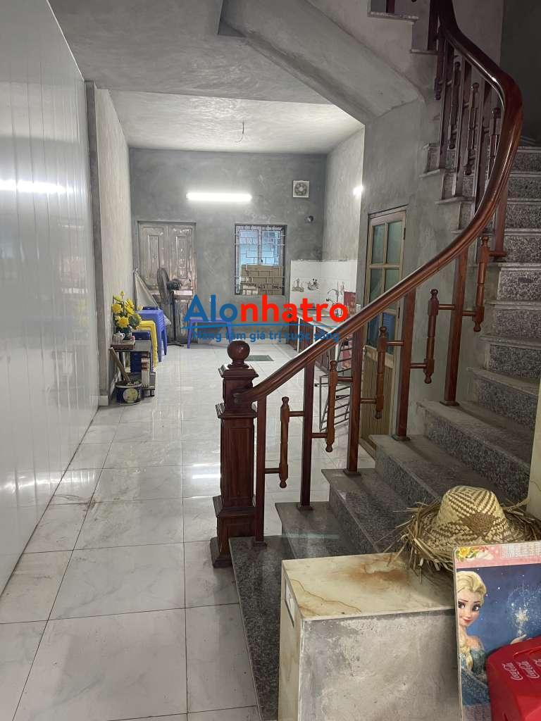 Cho thuê nhà riêng ở Đức Thượng,Hoài Đức, 3 tầng, 140m2/sàn, mặt tiền 4m, mặt đường liên xã rộng 5m