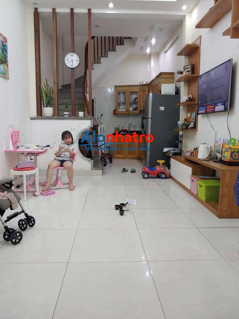 CẦN BÁN GẤP NHÀ CÁCH 20M RA NGÕ 105- DOÃN KẾ THIỆN- 30m2-  CHỈ 4,5 TỶ( Cách 0.5km sau trường cao đẳng du lịch hà nội)
